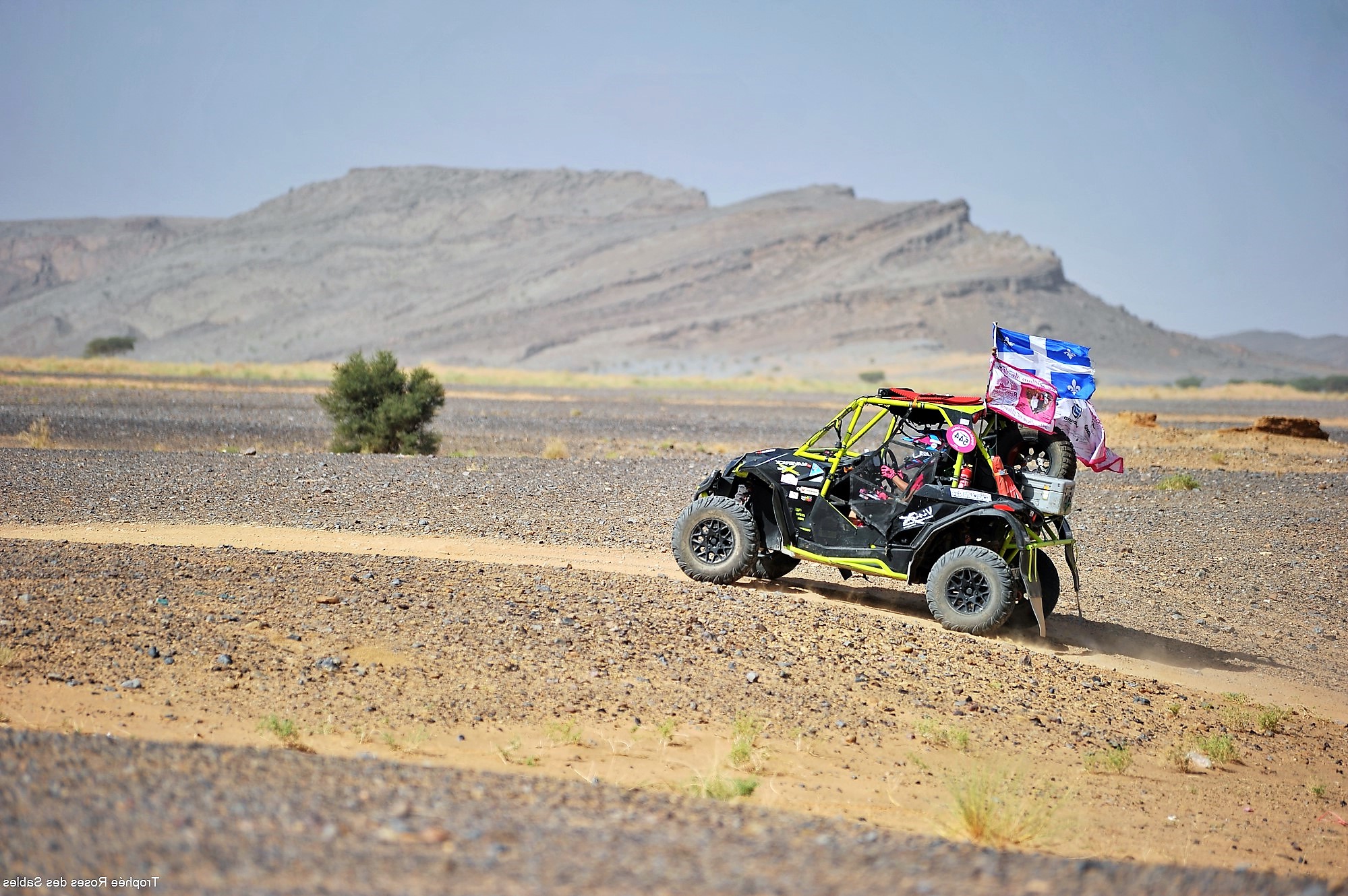 LES IMPROBABLES: Elles s&rsquo;attaquent au rallye Trophée Roses des Sables!