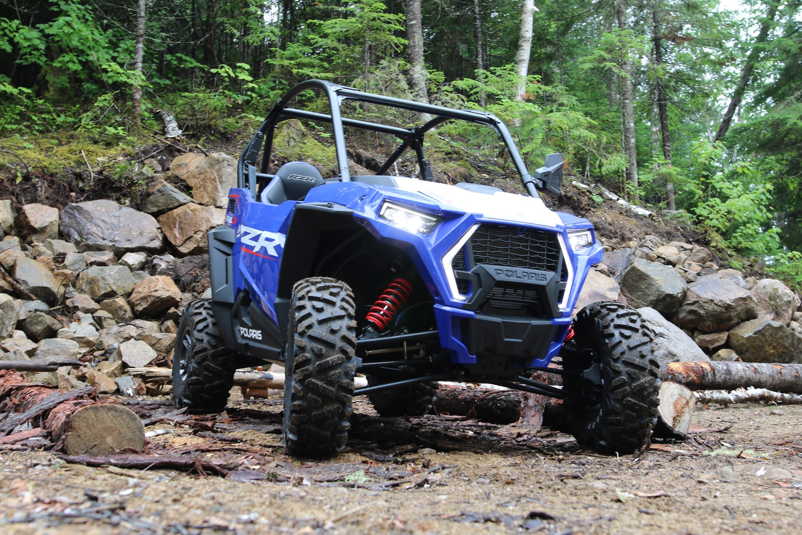 Polaris RZR 1000 S Premium 2022 – Premier contact