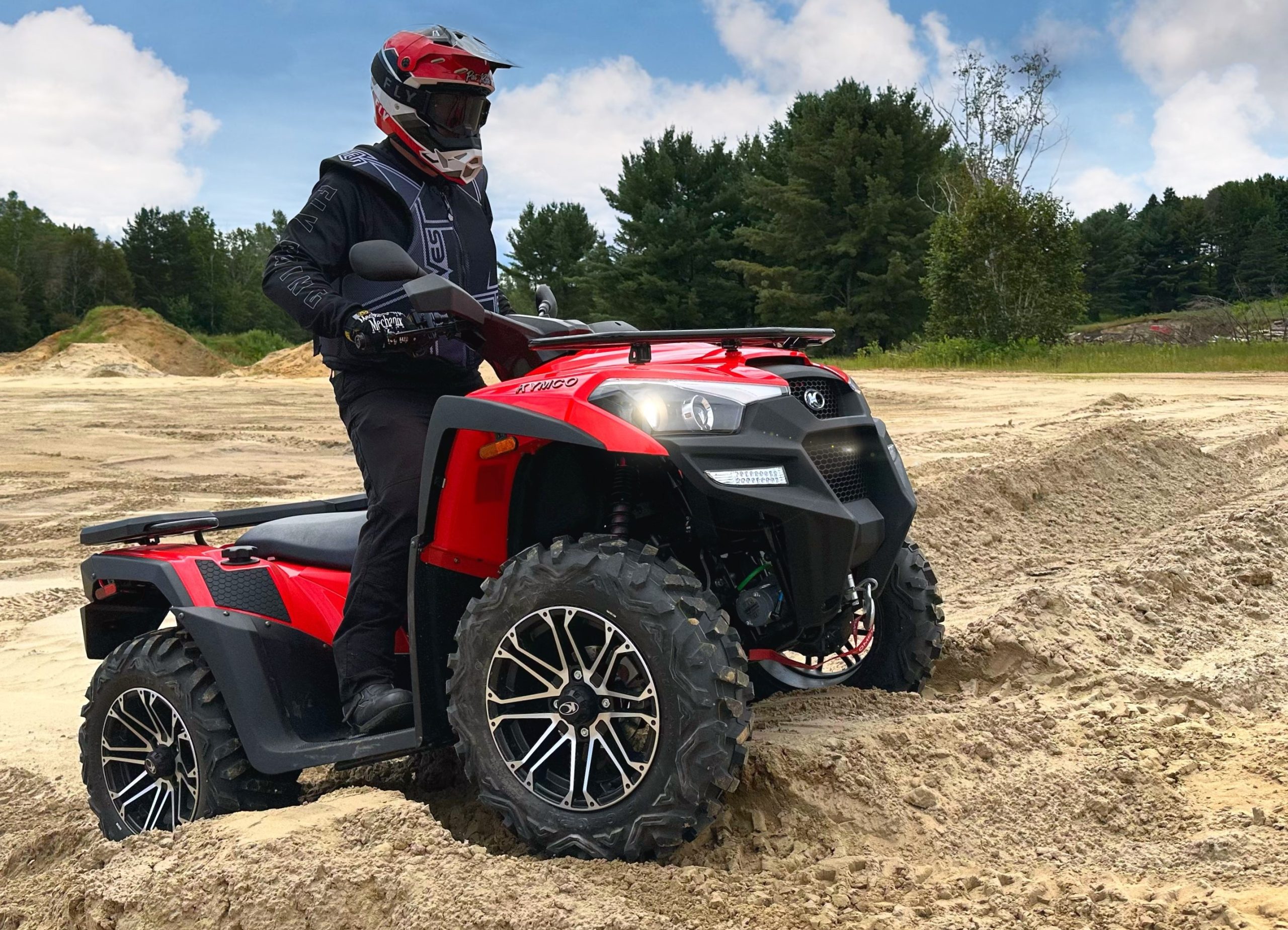 L&rsquo;essai du KYMCO MXU 700I 2023: le porte-étendard du manufacturier taïwanais!