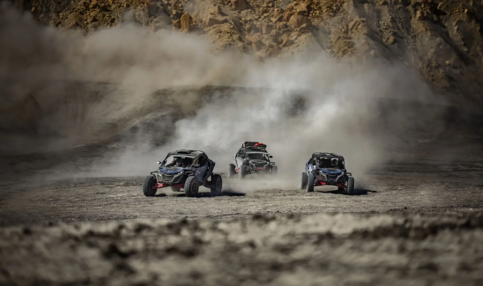 Can-Am Maverick R Max 2025: un monstre tout-terrain