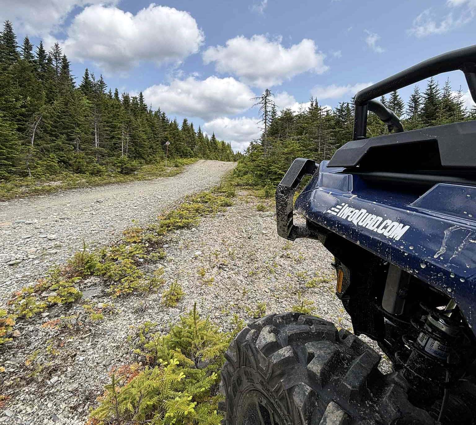 Pourquoi j’adore les sentiers techniques en VTT : une passion pour les défis, non pour les régions