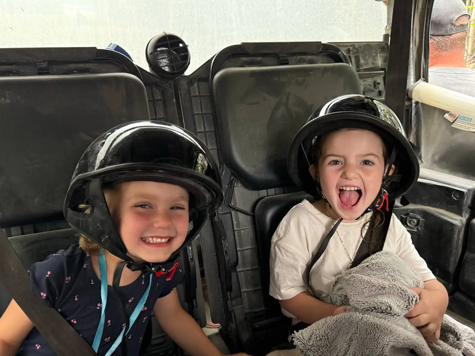 Quad en famille : la check-list des indispensables en côte-à-côte avec des enfants à bord